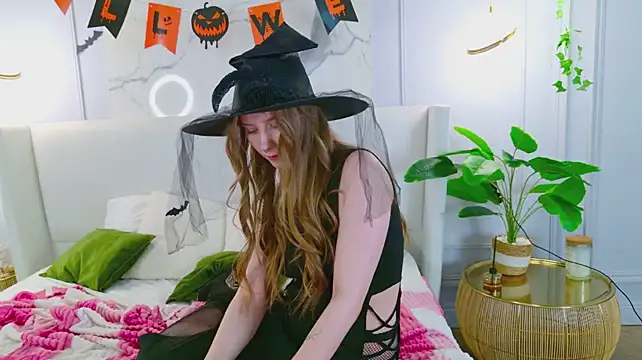 Flora_DeVille - sexy view from below