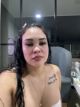 FOX_LATINA - Undress me on the balcony😈🤫🤫🤫
