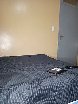 Nicollet2 - spread legs n rub pussy