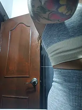 LunaZambrano - Show tits Windows house