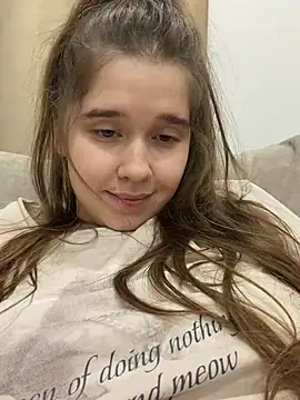 HornyGirlH - SHOW TITS