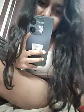 Virgin_girl_099 - Shaving pussy and underarm in public