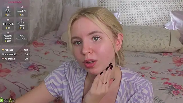 Linda__Bloom - squeeze those sweet tits