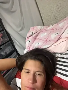 Mellamella26 - Show tits