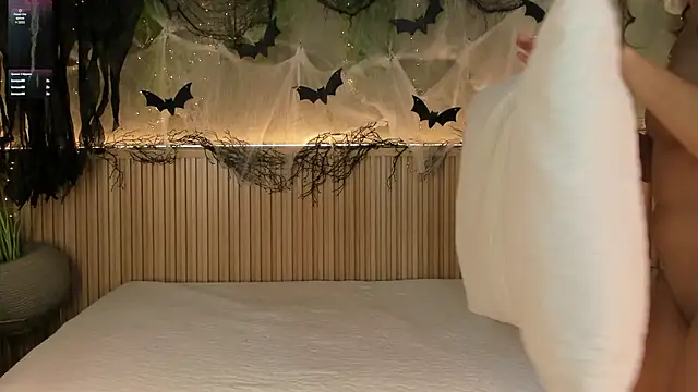 Emi_Petite
