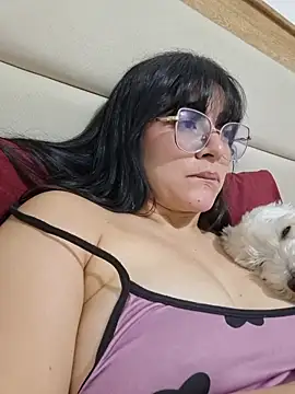 Lia_flowers - SHIRT OUT AND SUCK TITS