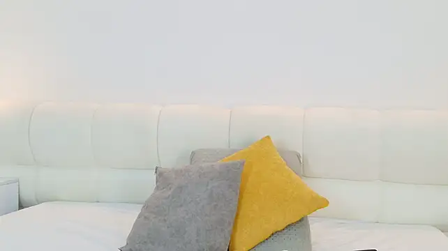 Alaia_Colins - SEXY OIL DANCE