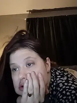 JulieetteLatte - 🌺Rub pussy while moaning