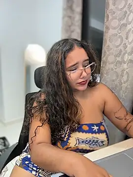 CurlyGirl_1 - Cowgirl?