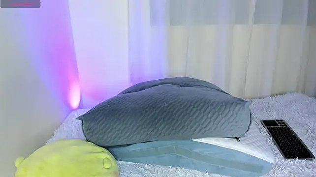 Deyna - Show anal with dildo small