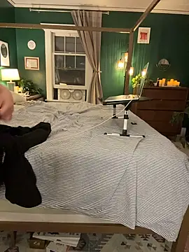 Thatcutegirlwtheglasses - titty drop