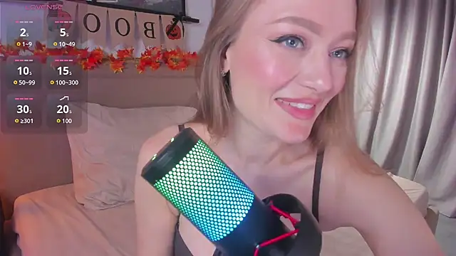EvelynPoole - gentle and hot touch my tits + tongue