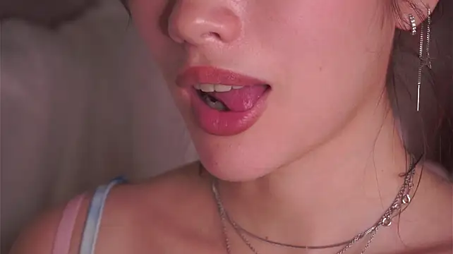 SherryBoone - Play with my boobs in handbra