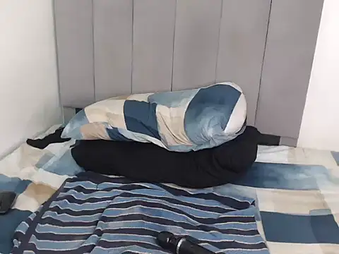 Small_fuck_buddy - Squirting show
