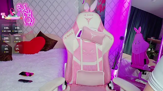 Curious_Lily - massage boobs