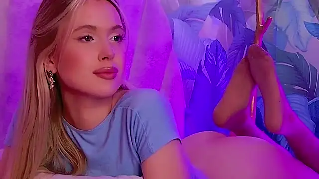 Beckie_White - tease boobs