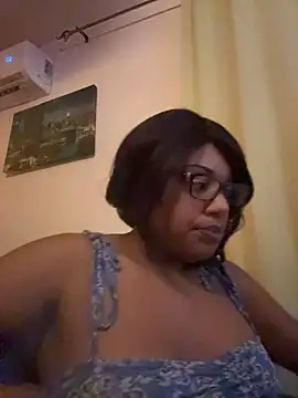 Thekelliecapri - Squirt in new cam room 💦