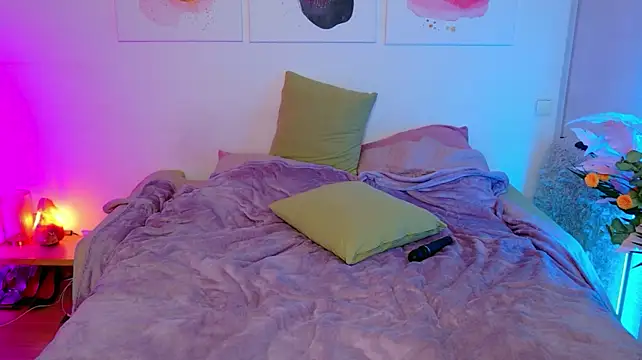Ariana_Petite - pull her hair and put cock in mouth🔥