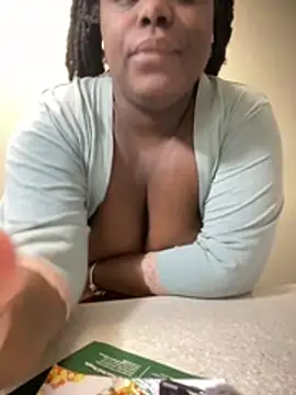 Fantasygyal - OIL UP TITTIES :)