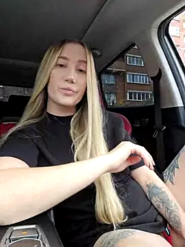 SvetLive - Big squirt in car 💦💦💦