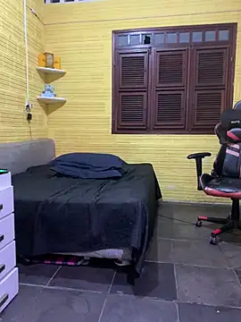 Housebalifans - to clap with one's buttocks