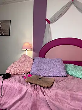 Stephanie_golden1 - big dildo in pussy