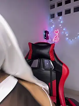CelestSkyy - Twerking with plug anal
