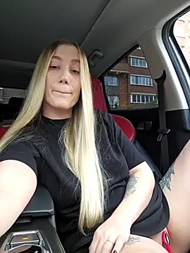 SvetLive - Big squirt in car 💦💦💦