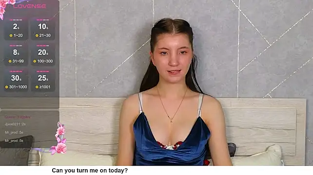 Emmy_dreamy - My butt wants your attention