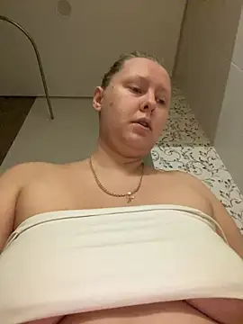 ISSexy - flash tits