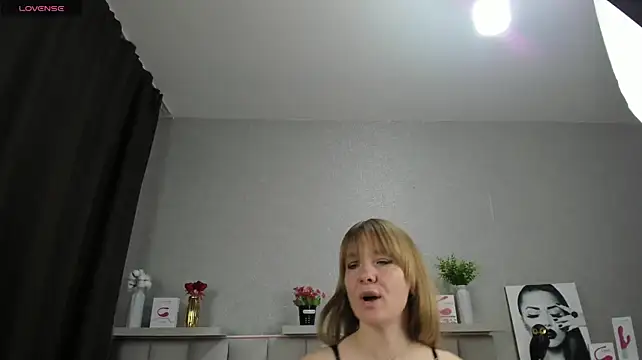 KattyPeachX - Fuck me Lash, Domi, Nora! Show pussy