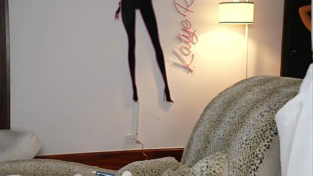 Katyerave - Cumshow