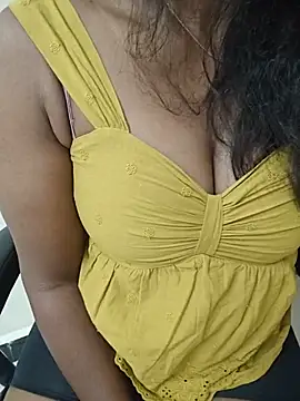 Tamil_aruna69 - Ice on boobs 🤣