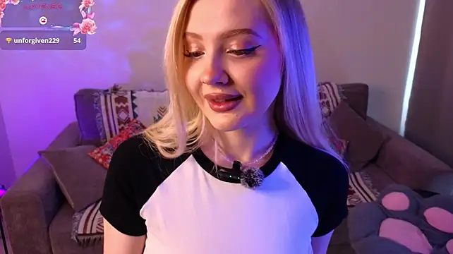 OliviaBrownn - Show doggy pose on chair
