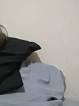 Fofinhaa12 - Olhar no perfil bio , vídeo transando?