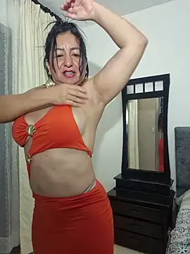 Viollett_28 - undress and use the vibrator in my vagin