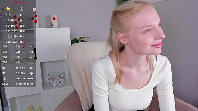 Alice_Taylori - Take off bra under top