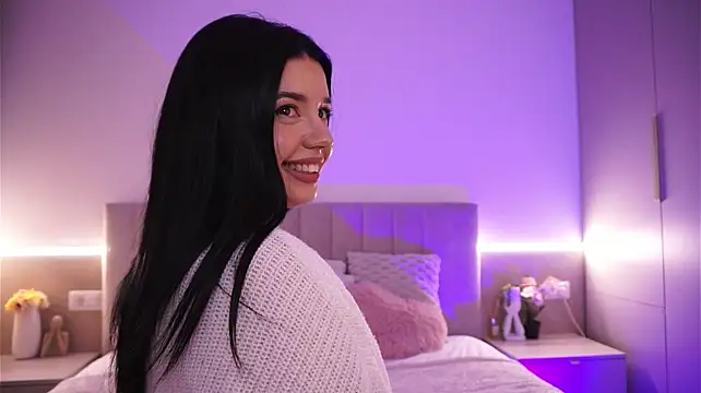 LaraAnnee - make my pussy melt in your mouth...🍦