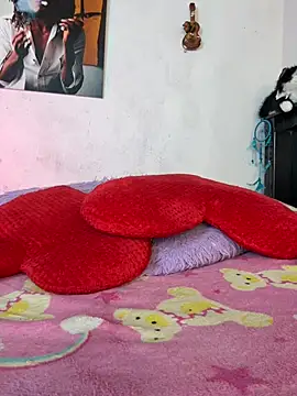 Miaa_rosses3 - Ride a dildo with your back to it