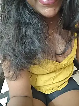Tamil_aruna69 - Ice on boobs 🤣