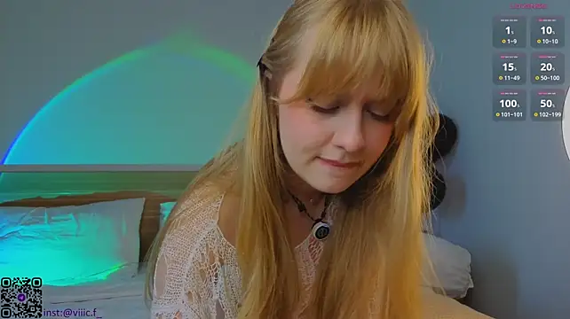 Victori_Fox - hot panty tease close to cam!