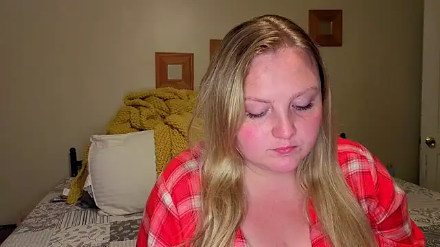 Phatassblonde - play with pussy in public