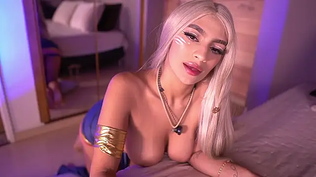 IzzyWild - Tease pussy close up🧁