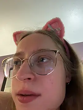 Evelunnyy - SUCK DILDO