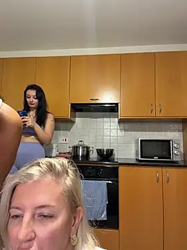 TUNDEROSE1 - Boobs