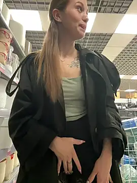 Olivia_Jemison - Shake my tits + slap them
