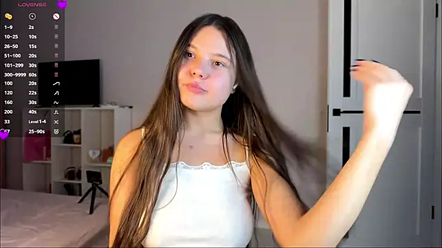 LunaHuurt - naked boobs (10 min)