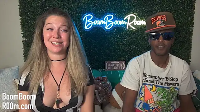 Boomboomr00m - Naked Oil Show