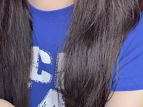 Uri_sexy - show breasts