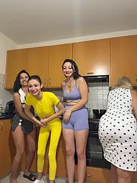 TUNDEROSE1 - Boobs